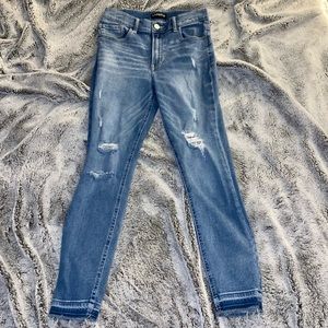 Express Ultimate Stretch Cropped Jeans
